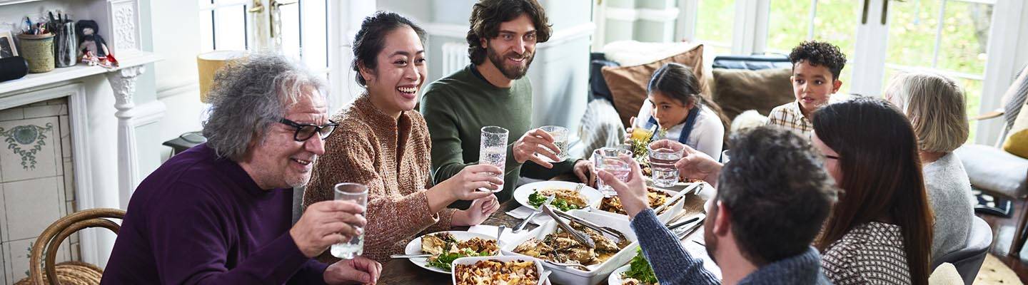 extended family having dinner together